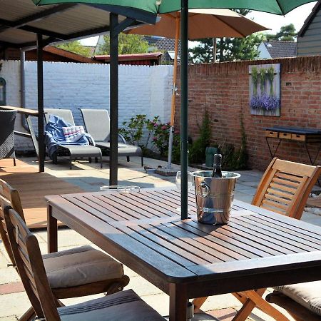 Lovely Holiday Home In Noordwijkerhout Near Lake Exteriör bild